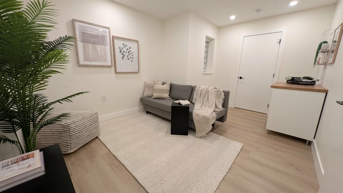 Garage Interior Photo of 5 339 Keary Street, New Westminster, BC