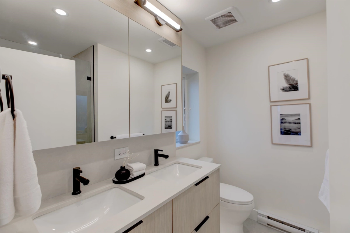 Laundry Room Photo of 5 339 Keary Street, New Westminster, BC