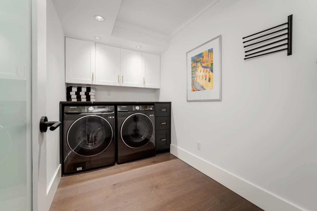 Entry Foyer Photo of 2040 W 58th Avenue, Vancouver, BC