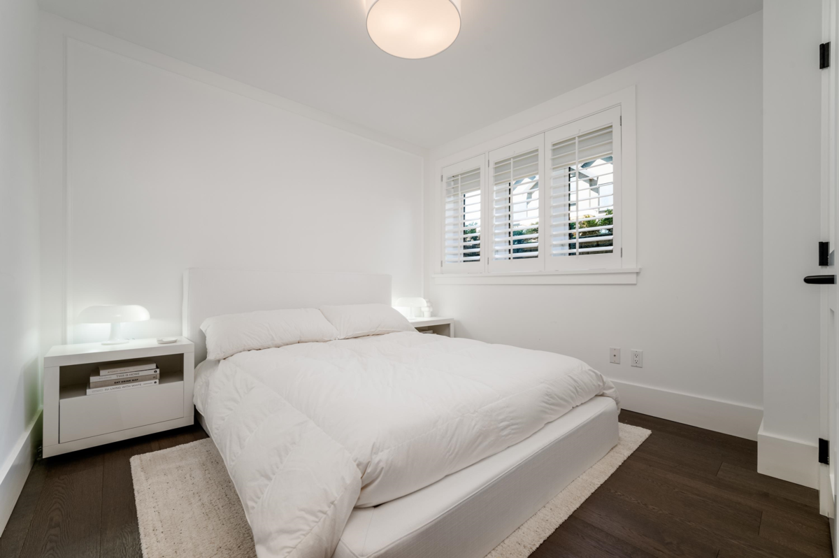 Garden / Landscaping Photo of 2040 W 58th Avenue, Vancouver, BC