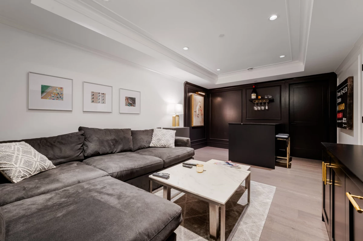 Hallway Photo of 2040 W 58th Avenue, Vancouver, BC