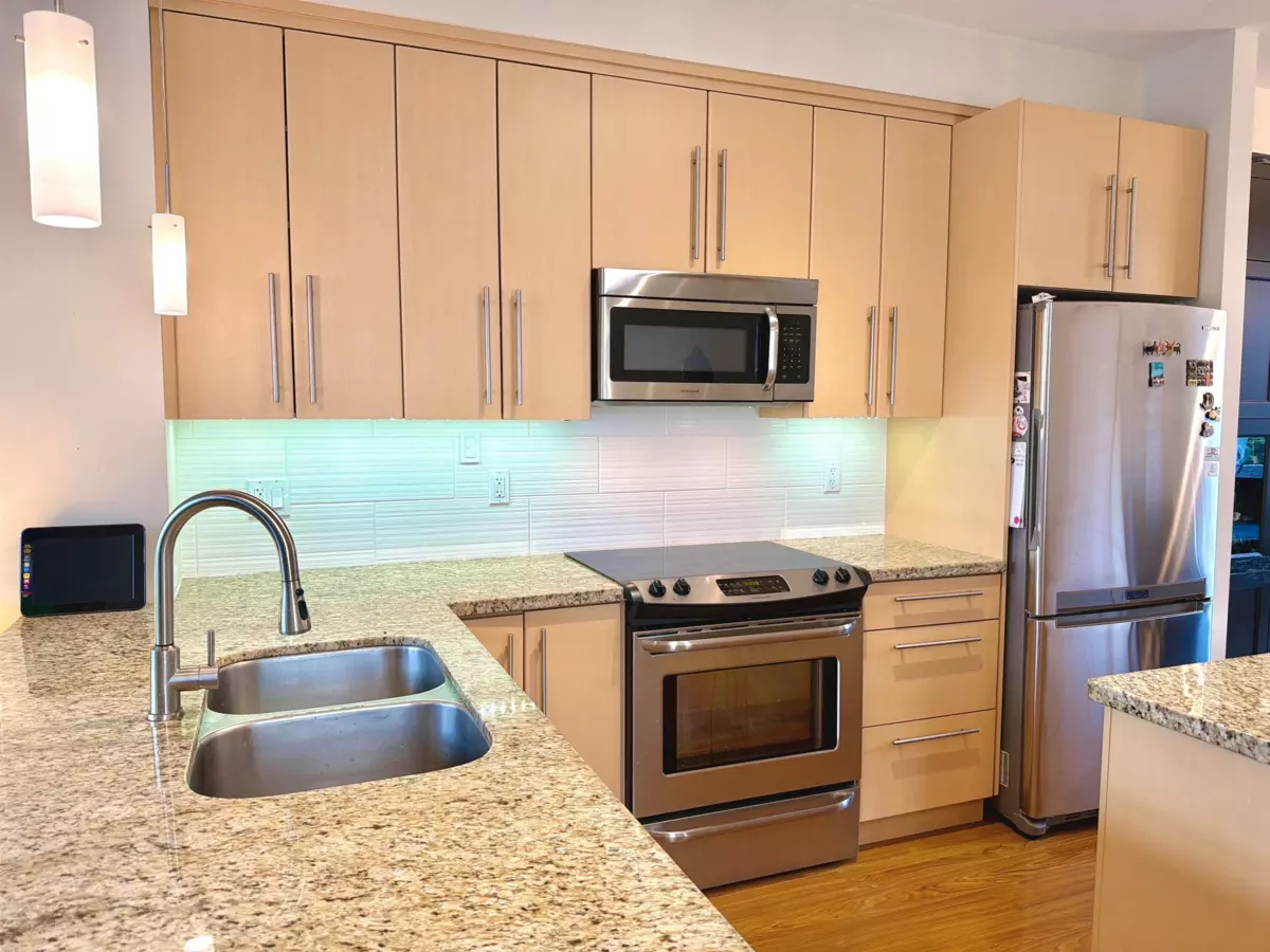 Kitchen Island Photo of 61 8250 209b Street, Langley, BC