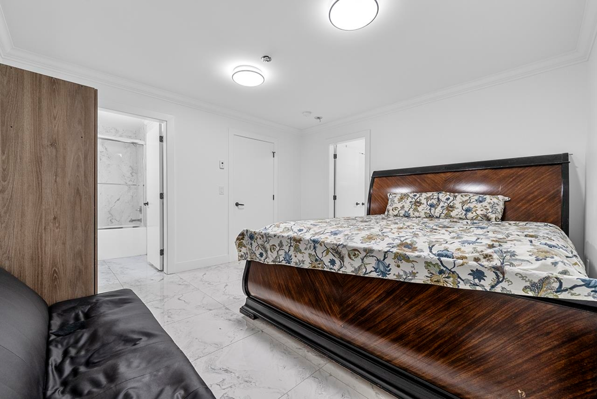 Front Yard Photo of 4527 Clinton Street, Burnaby, BC