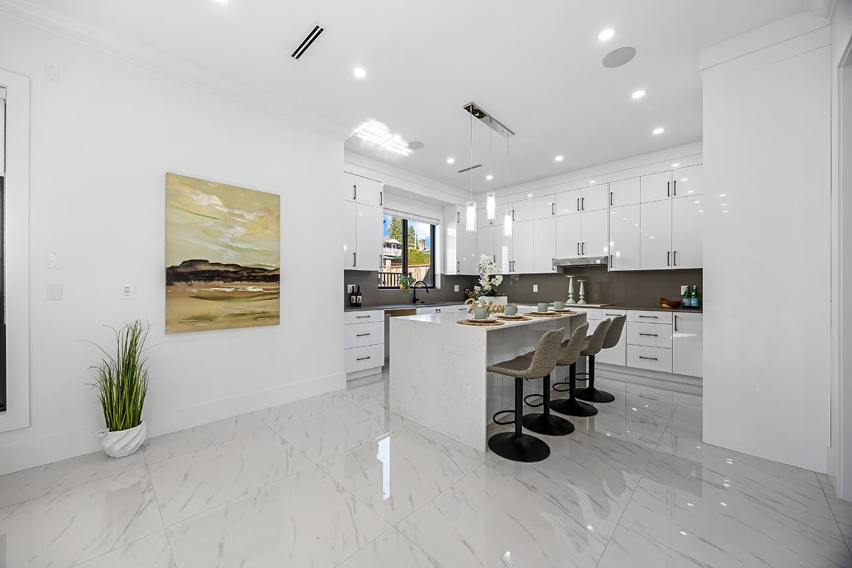 Walk-In Closet Photo of 4527 Clinton Street, Burnaby, BC