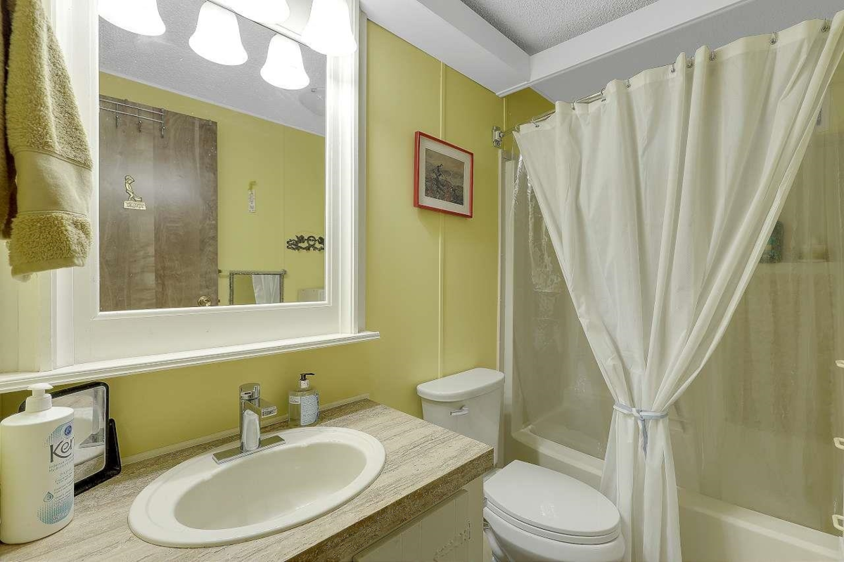 Entry Foyer Photo of 226 20071 24 Avenue, Langley, BC