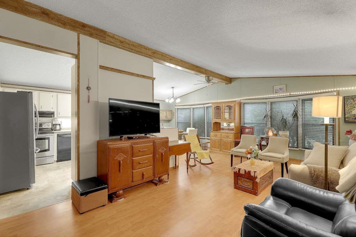 Family Room Photo of 226 20071 24 Avenue, Langley, BC