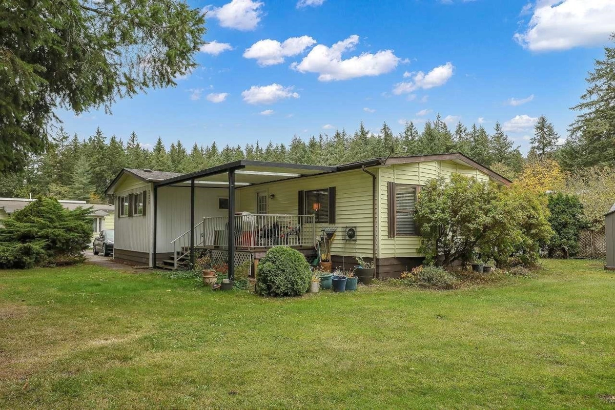 Front Yard Photo of 226 20071 24 Avenue, Langley, BC