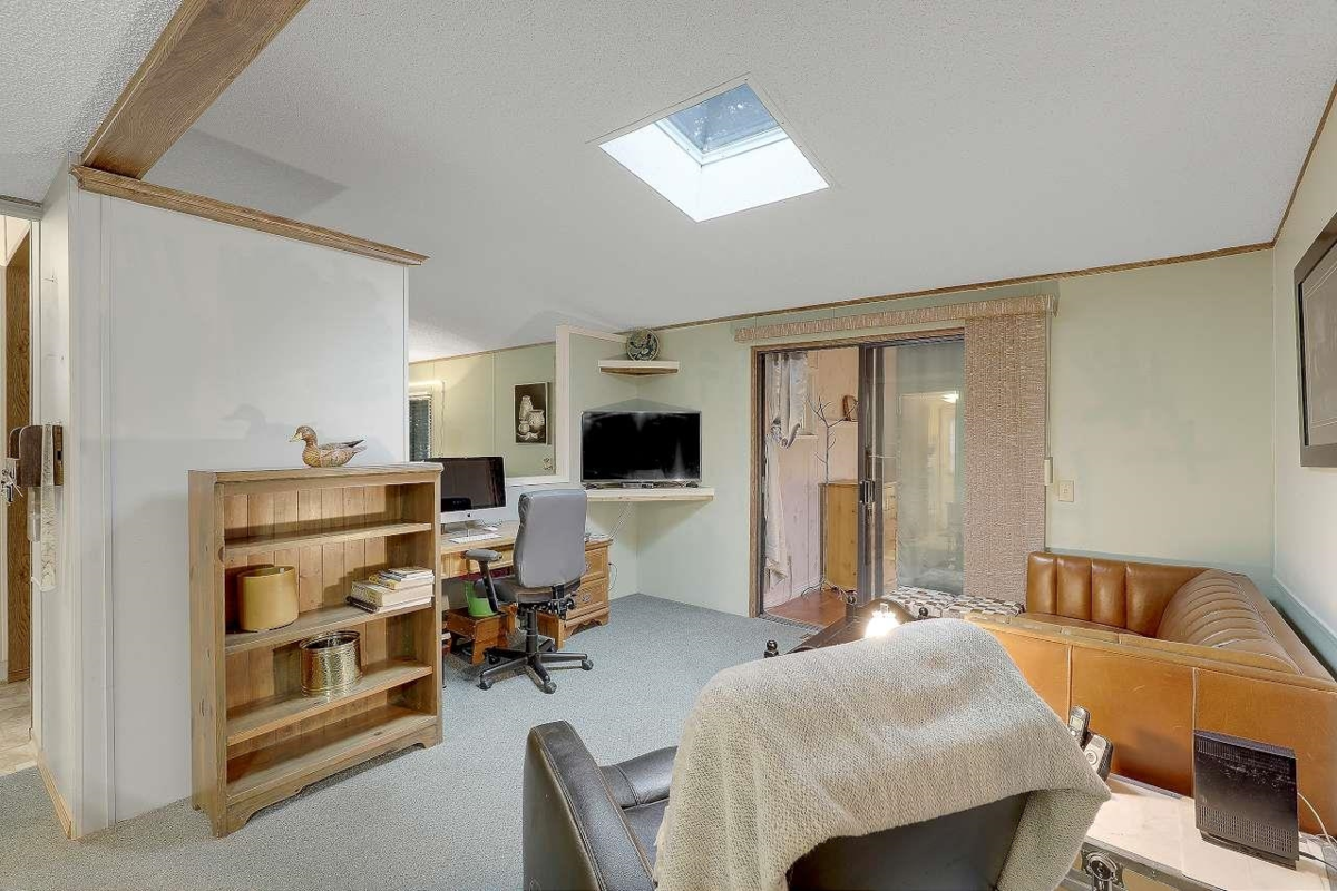 Guest Bathroom Photo of 226 20071 24 Avenue, Langley, BC