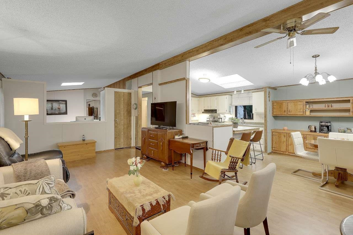 Kitchen Photo of 226 20071 24 Avenue, Langley, BC