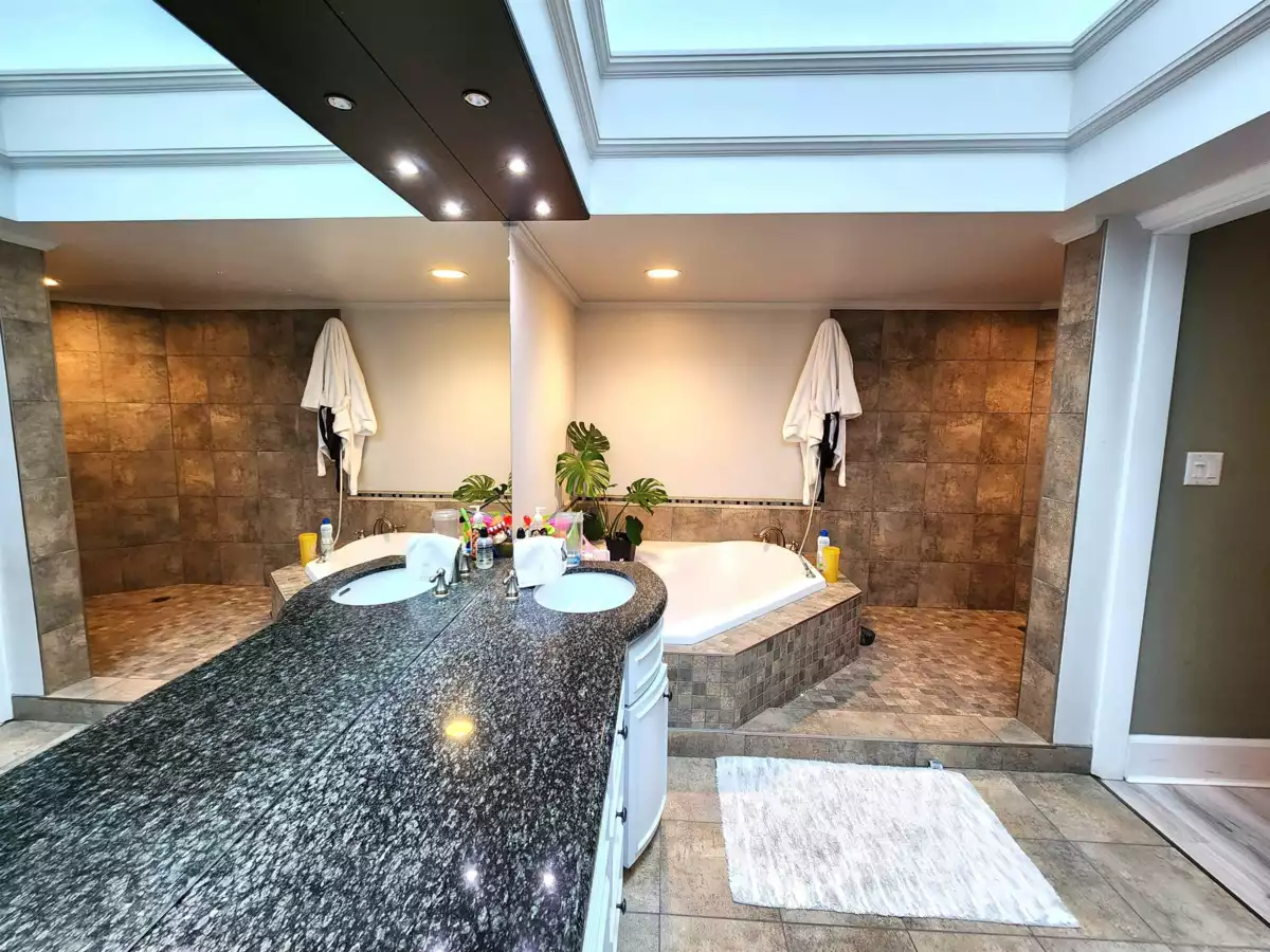 Primary Bathroom Photo of 3130 248 Street, Langley, BC