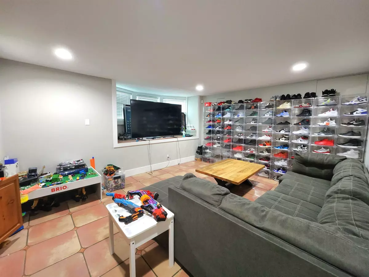 Walk-In Closet Photo of 3130 248 Street, Langley, BC