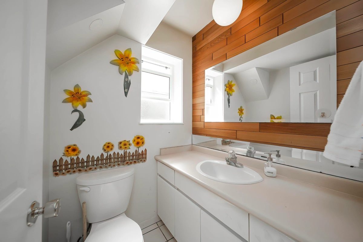 Entry Foyer Photo of 2011 Paulus Crescent, Burnaby, BC