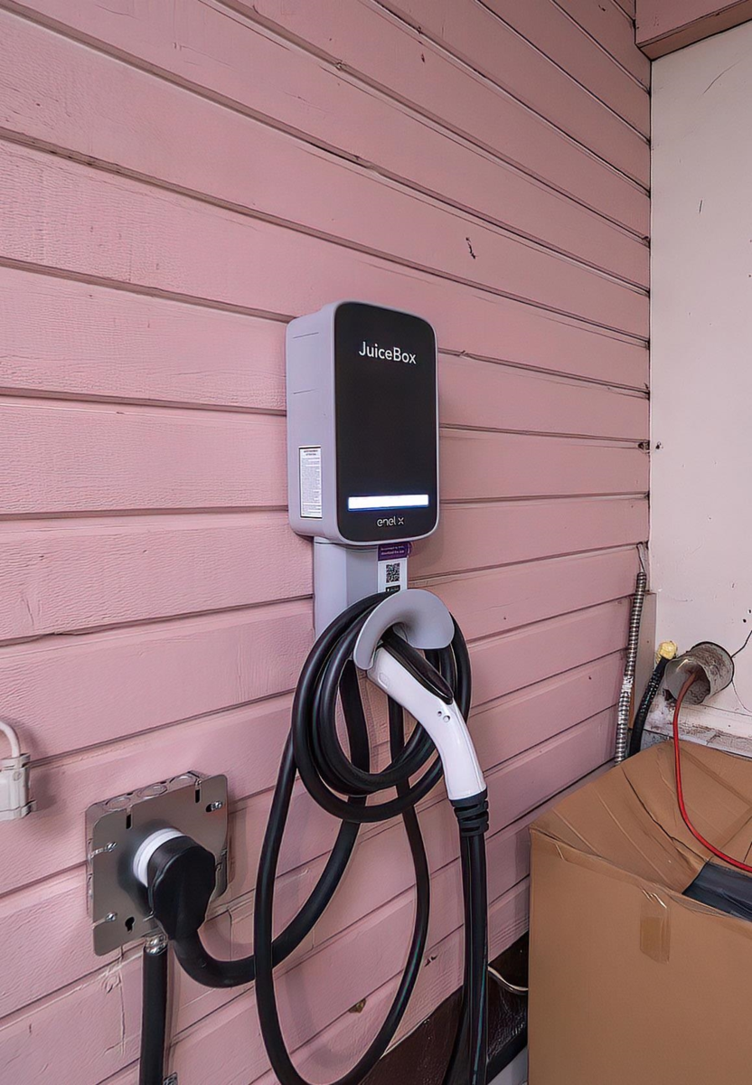 Hallway Photo of 2011 Paulus Crescent, Burnaby, BC