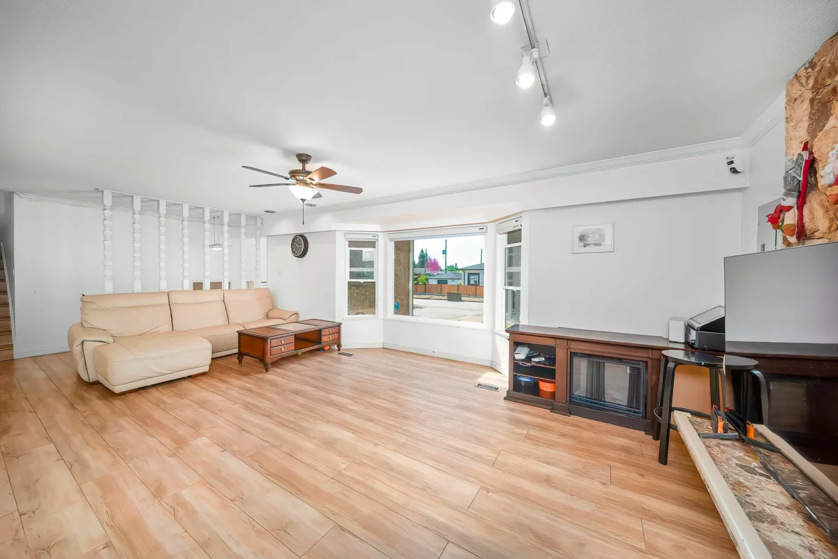 Kitchen Island Photo of 2011 Paulus Crescent, Burnaby, BC