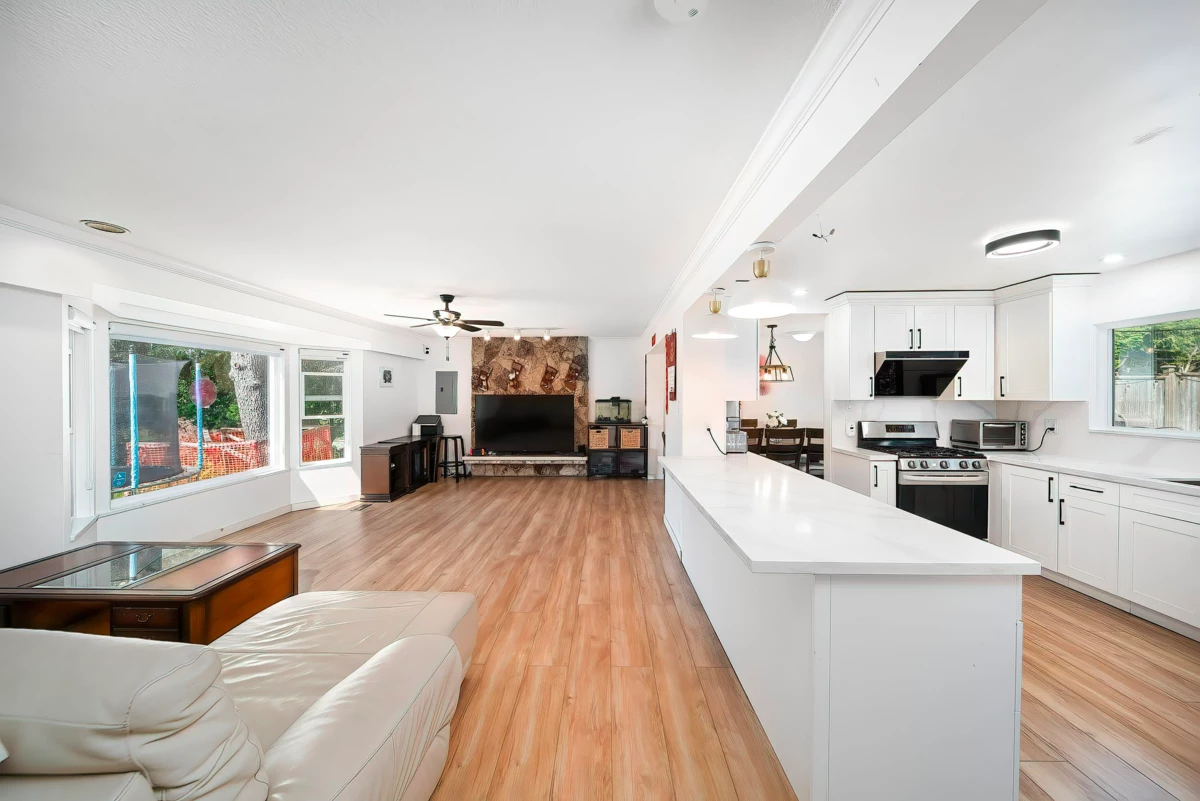 Kitchen Photo of 2011 Paulus Crescent, Burnaby, BC