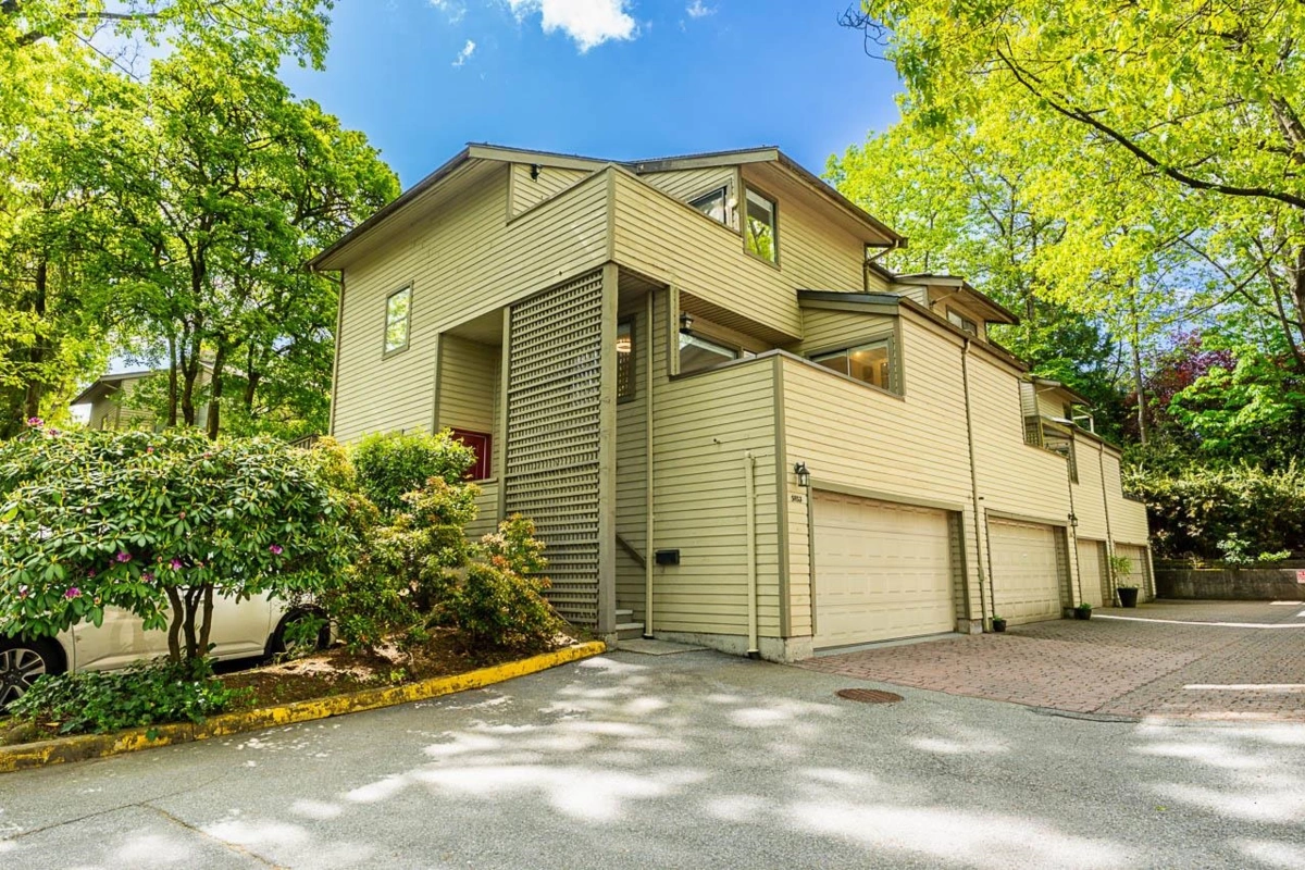 Living Room Photo of 5853 Mayview Circle, Burnaby, BC