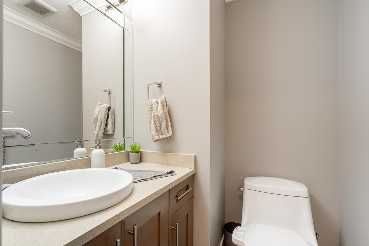 Breakfast Nook Photo of 6727 184 Street, Surrey, BC