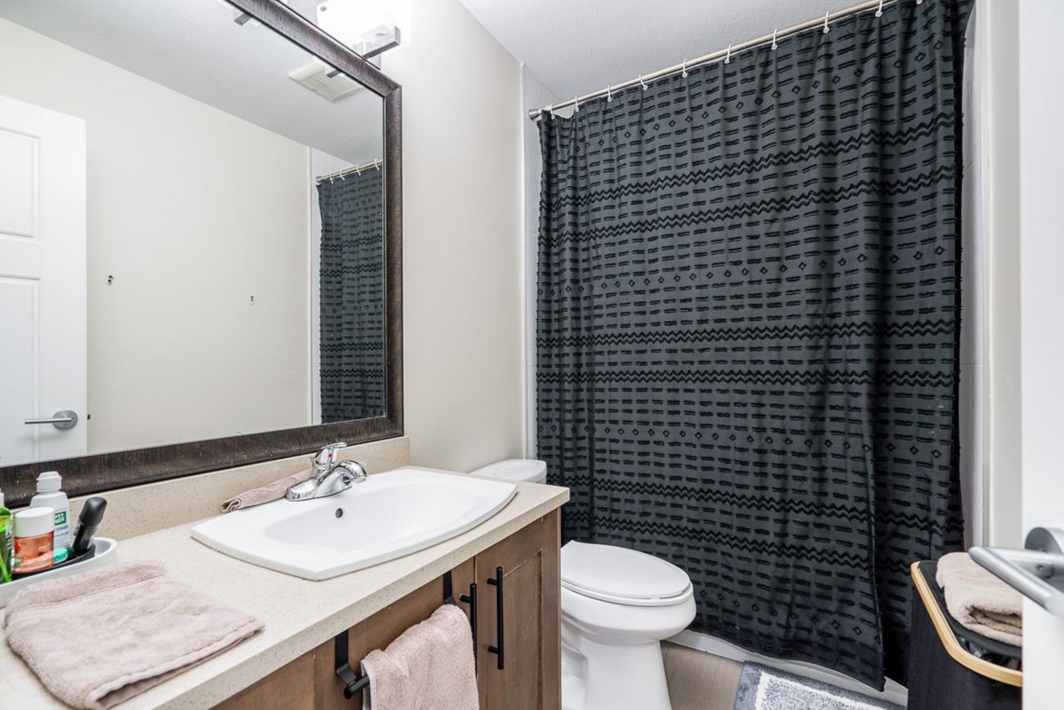 Entry Foyer Photo of 6727 184 Street, Surrey, BC