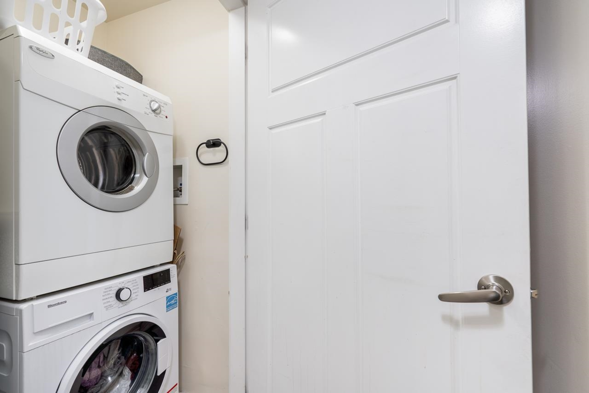 Hallway Photo of 6727 184 Street, Surrey, BC