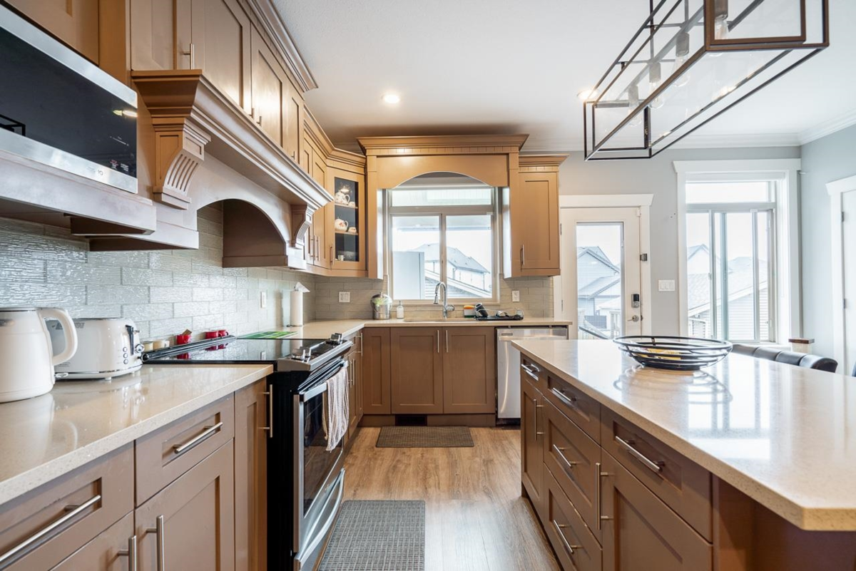 Kitchen Photo of 6727 184 Street, Surrey, BC