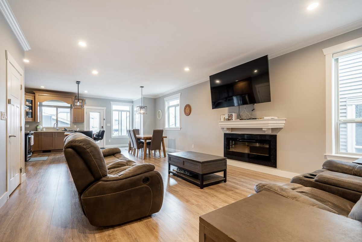 Living Room Photo of 6727 184 Street, Surrey, BC