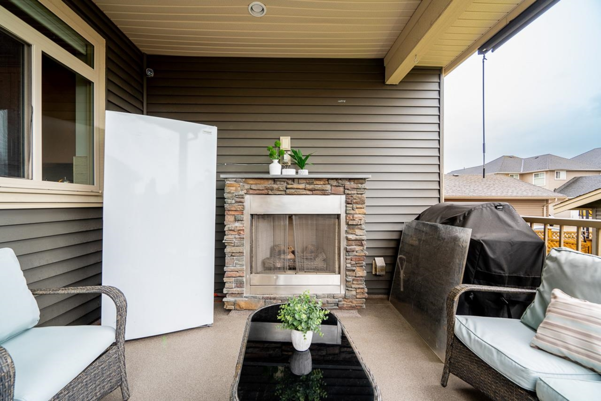 Powder Room Photo of 6727 184 Street, Surrey, BC