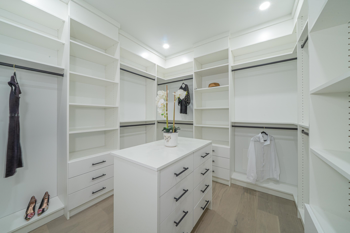 Hallway Photo of 2096 Bowler Drive, Surrey, BC