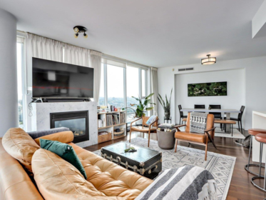 Kitchen Island Photo of 2701 8 Smithe Mews, Vancouver, BC