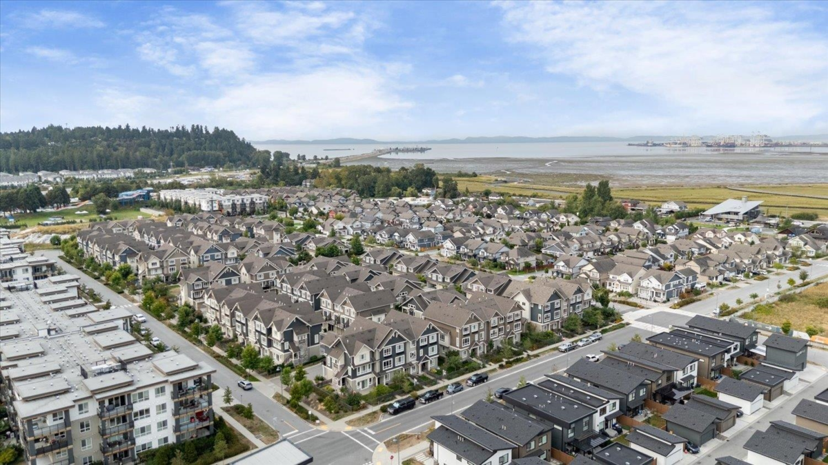 Outdoor Kitchen Photo of 157 1894 Osprey Drive, Tsawwassen, BC