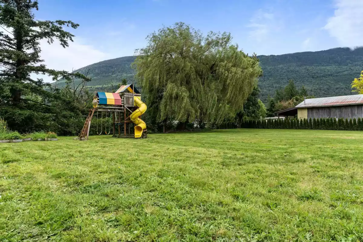 Outdoor Deck Photo of 4464 Community Street, Yarrow, BC