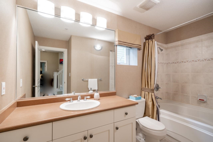 Hallway Photo of 4918 Edendale Lane, West Vancouver, BC