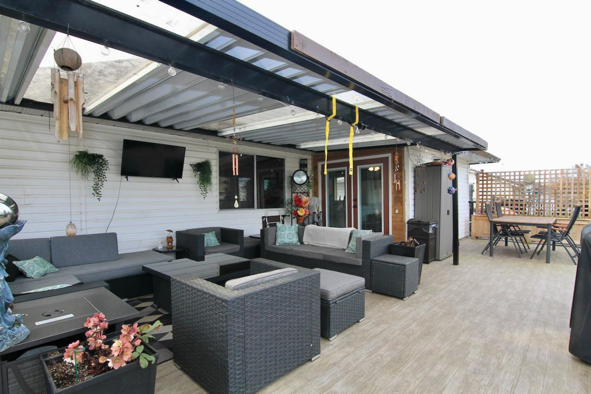 Laundry Room Photo of 20147 Wanstead Street, Maple Ridge, BC