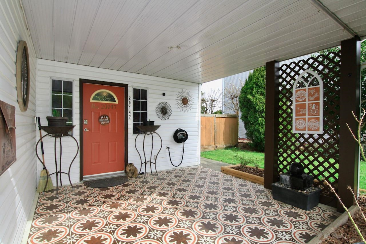 Living Room Photo of 20147 Wanstead Street, Maple Ridge, BC