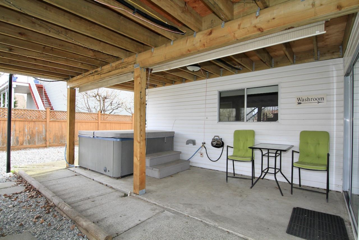 Swimming Pool Photo of 20147 Wanstead Street, Maple Ridge, BC