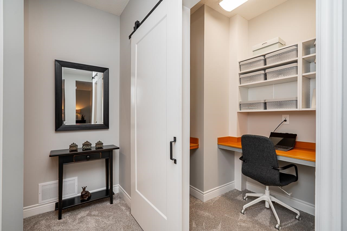 Dining Area Photo of 33 3355 Morgan Creek Way, Surrey, BC