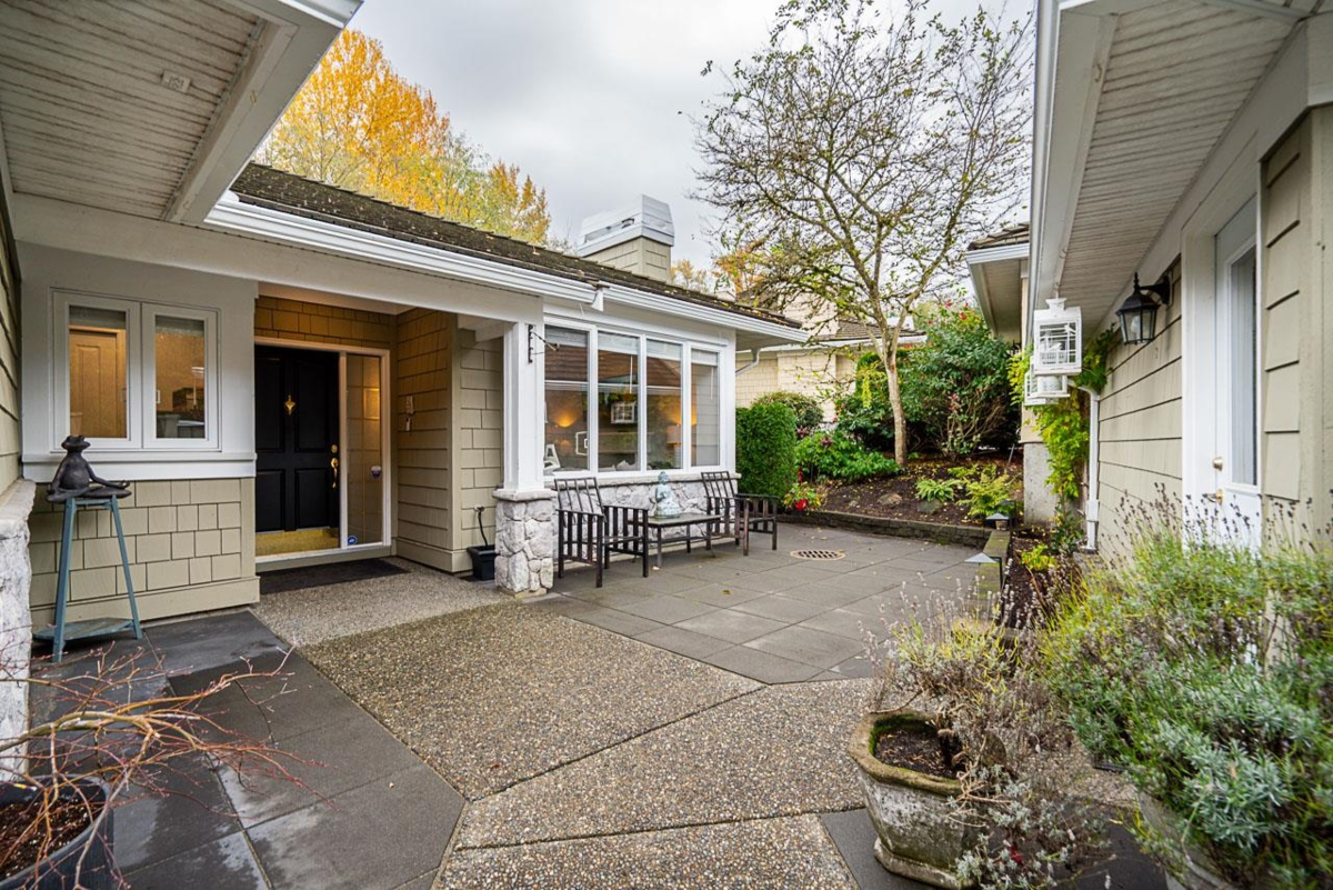 Living Room Photo of 33 3355 Morgan Creek Way, Surrey, BC