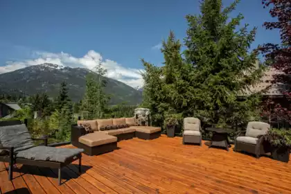 6361 Fairway Drive, Whistler, BC, Whistler — Single Family Residence for sale
