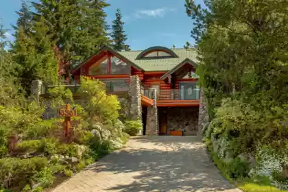 6361 Fairway Drive, Whistler, BC, Whistler — Single Family Residence for sale