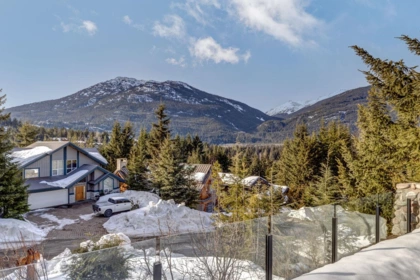 6361 Fairway Drive, Whistler, BC, Whistler — Single Family Residence for sale