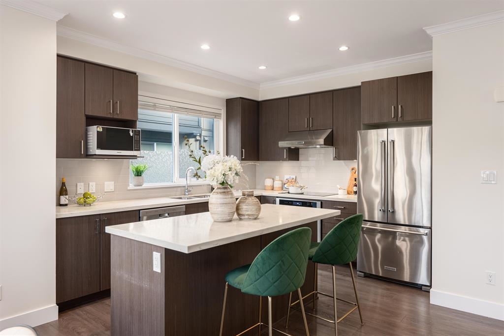 Kitchen Island Photo of 1 8380 General Currie Road, Richmond, BC