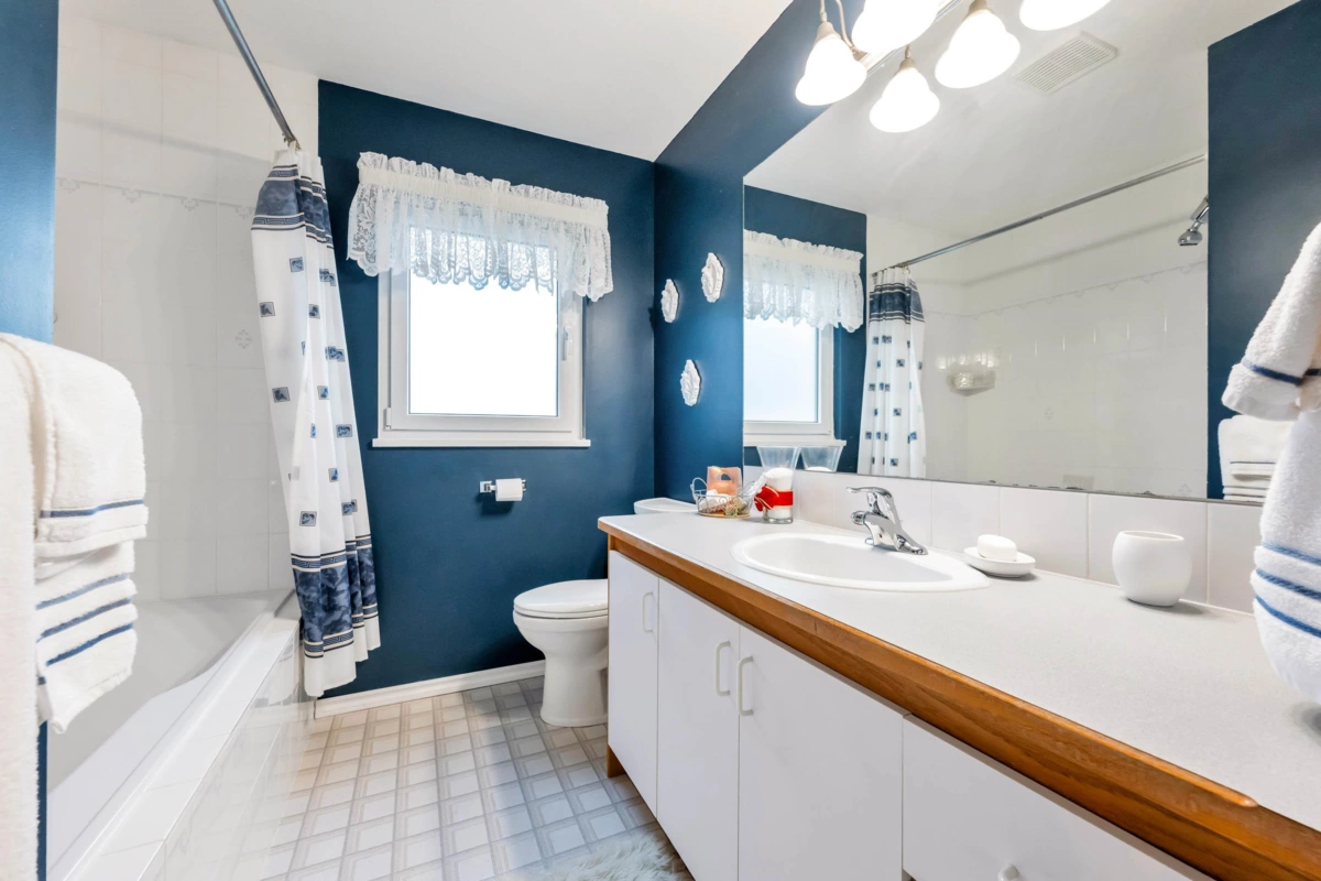 Hallway Photo of 5904 188 Street, Surrey, BC