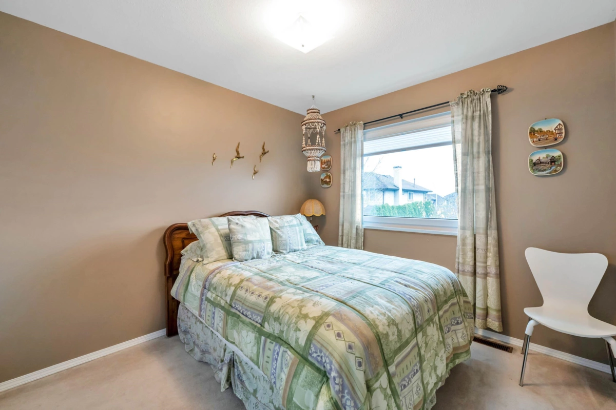 Laundry Room Photo of 5904 188 Street, Surrey, BC