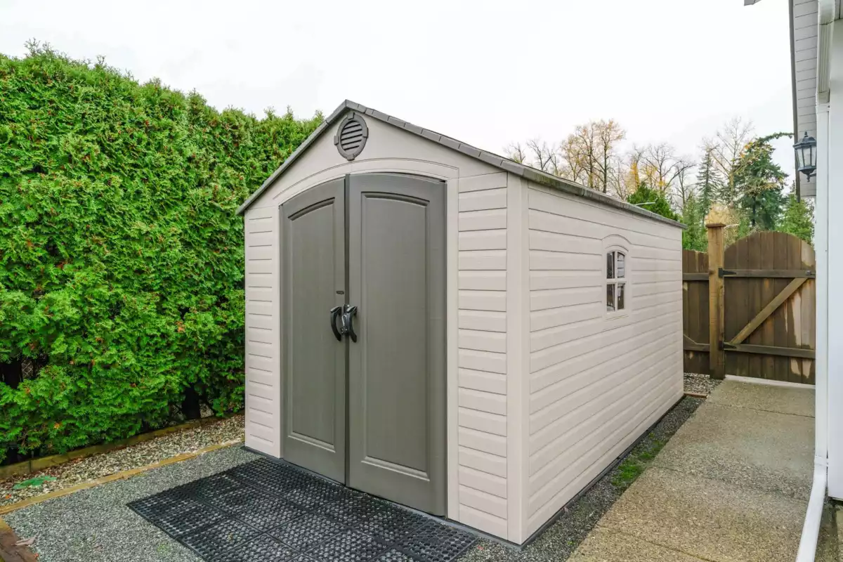 Swimming Pool Photo of 5904 188 Street, Surrey, BC