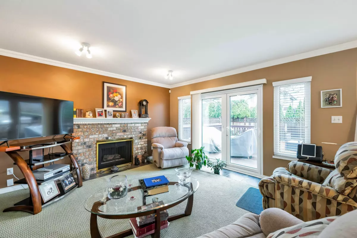 Walk-In Closet Photo of 5904 188 Street, Surrey, BC