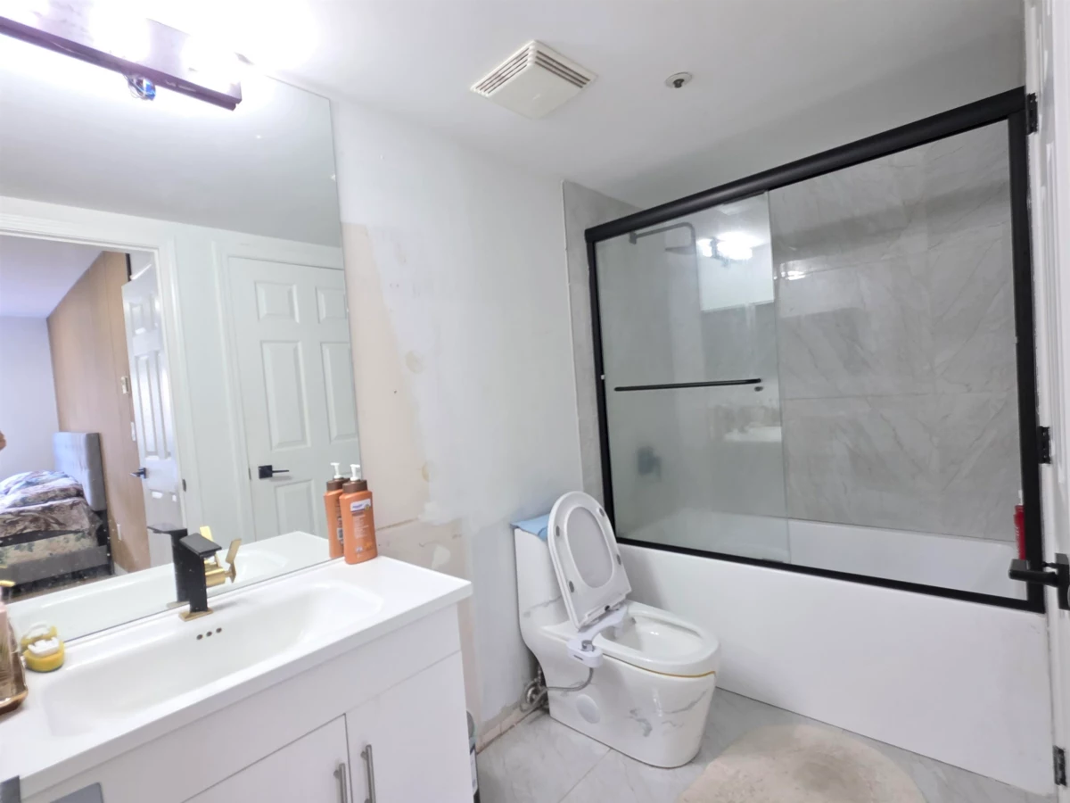 Powder Room Photo of 104 20064 56 Avenue, Langley, BC