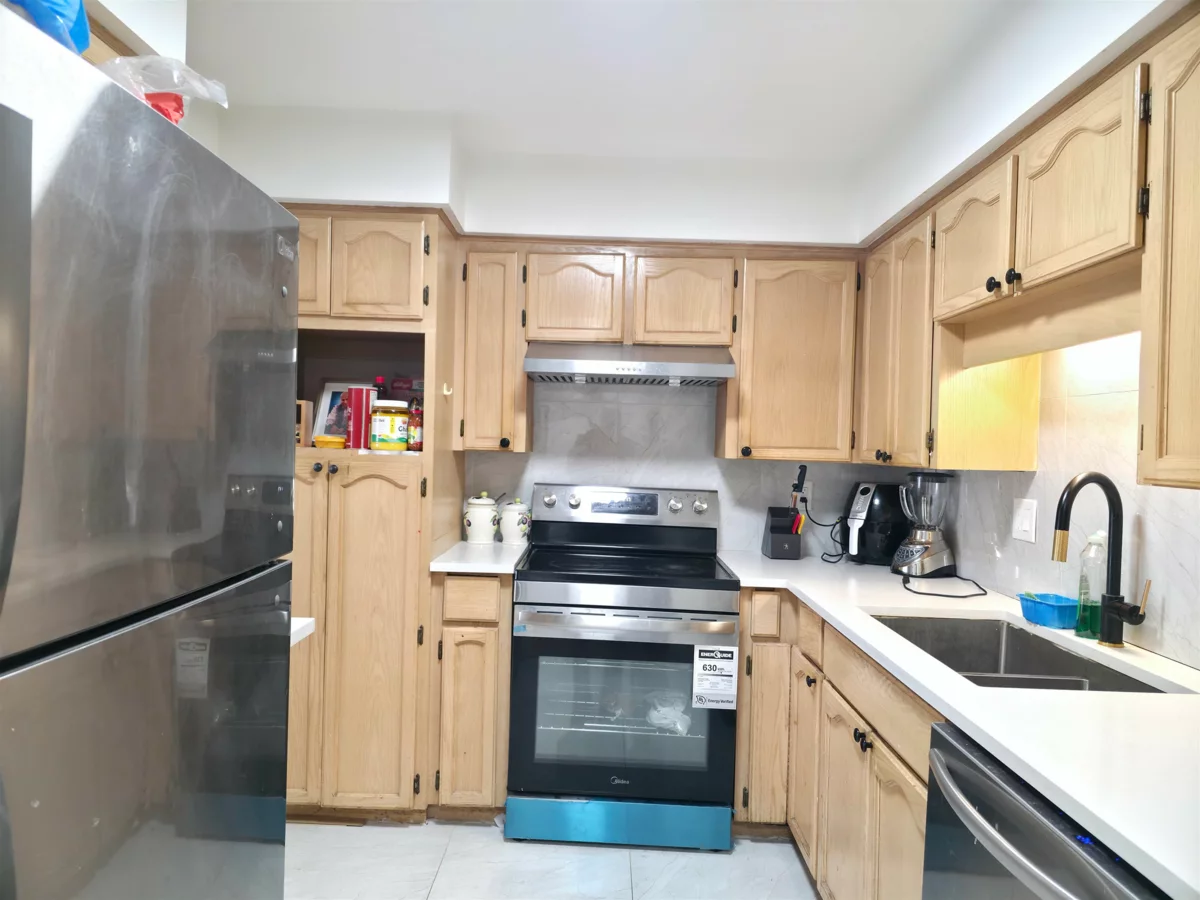 Primary Bathroom Photo of 104 20064 56 Avenue, Langley, BC