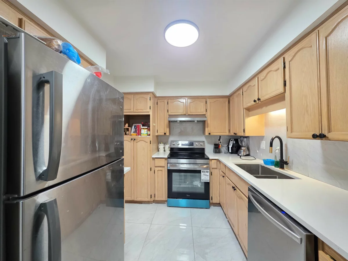 Primary Bedroom Photo of 104 20064 56 Avenue, Langley, BC