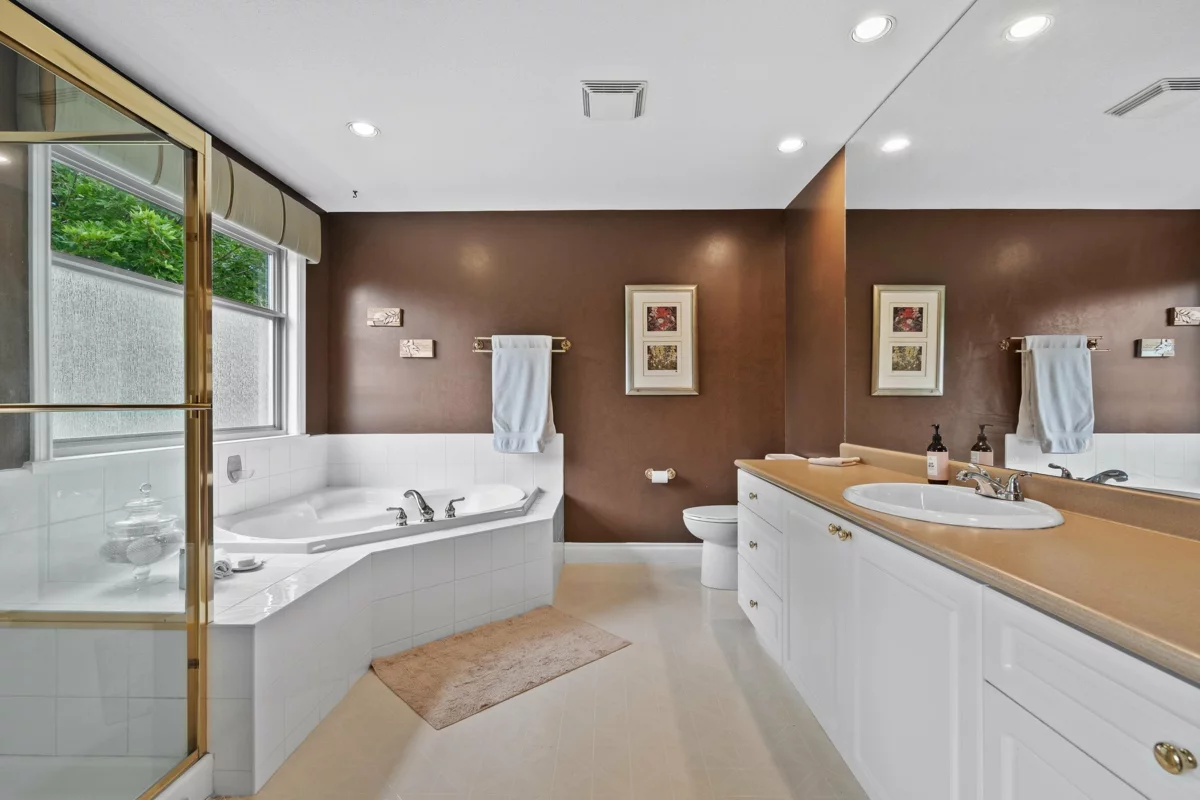 Basement Recreation Room Photo of 15639 37a Avenue, Surrey, BC