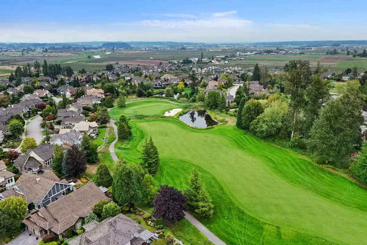 Fitness Center Photo Near 15639 37a Avenue, Surrey, BC