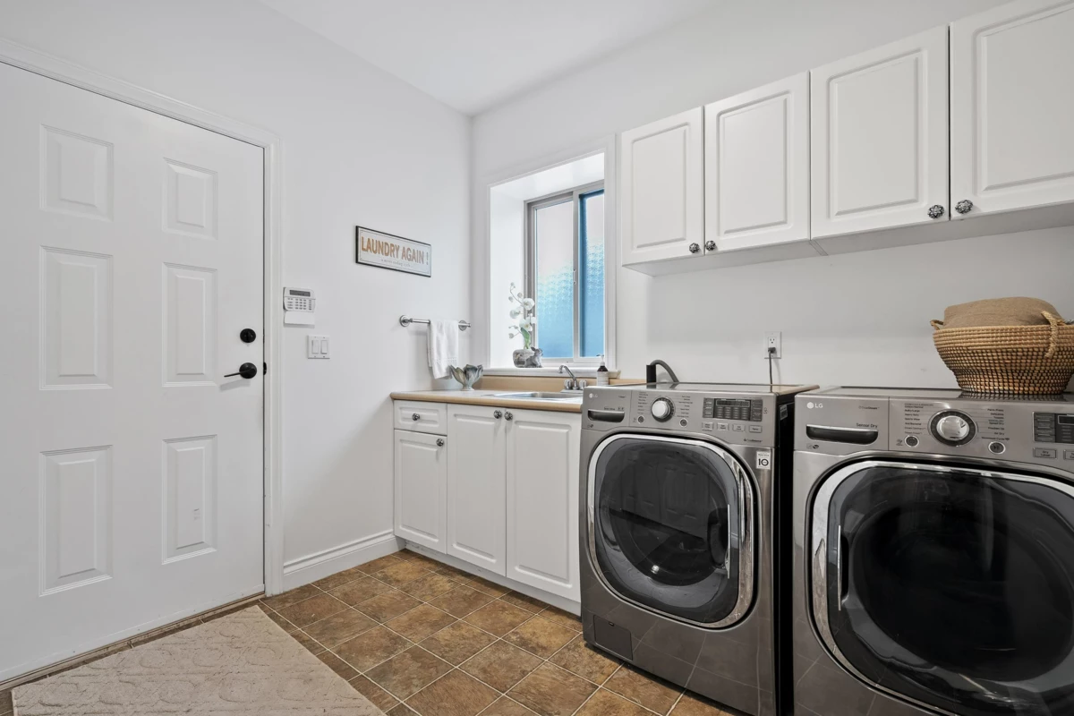 Guest Bathroom Photo of 15639 37a Avenue, Surrey, BC